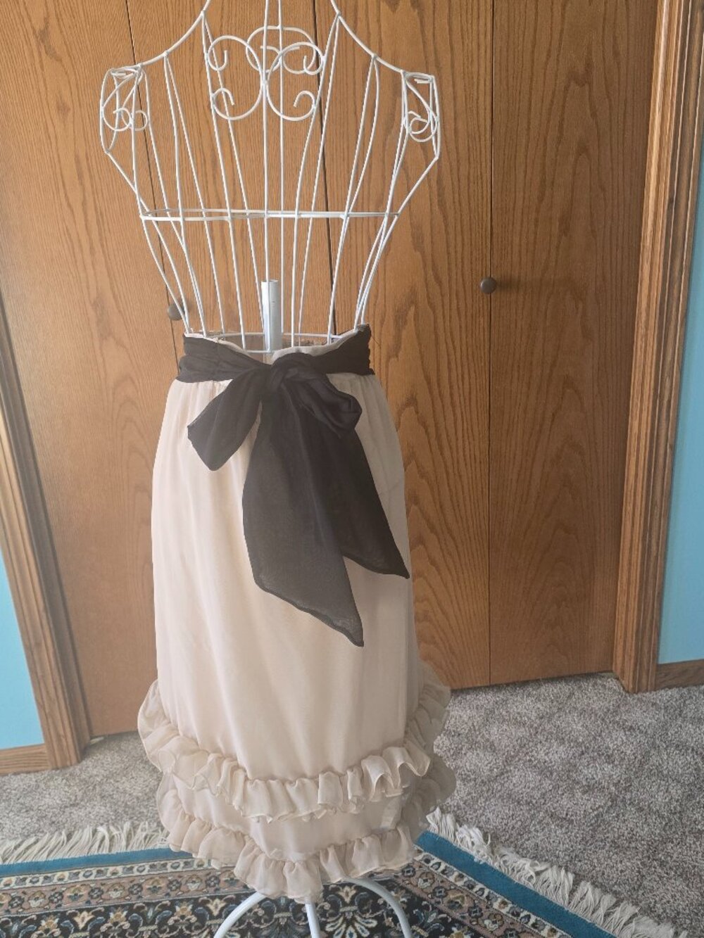 H&M Crepe Ruffle Skirt with Black Bow – Size 6 (Fits 6–10)